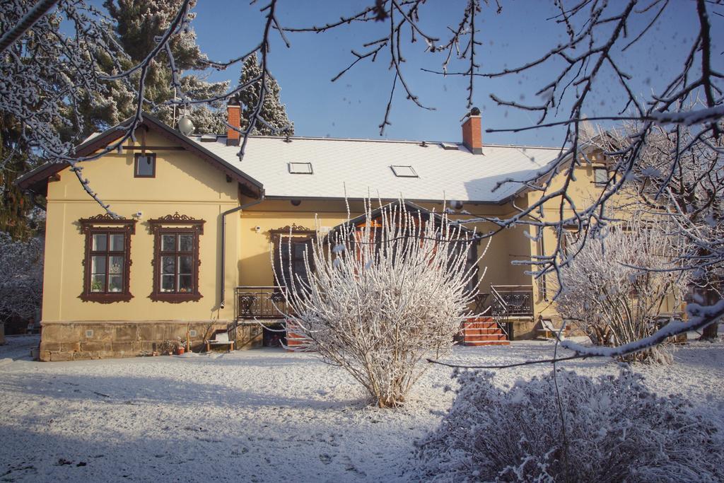 Apartments Simakova Vila Турнов Екстер'єр фото